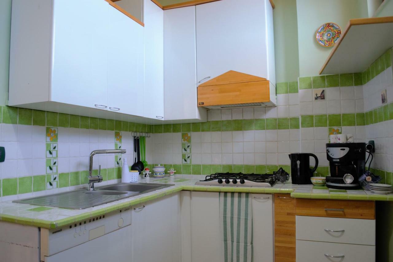 לינה וארוחת בוקר אנה La Casa Di Ludo מראה חיצוני תמונה